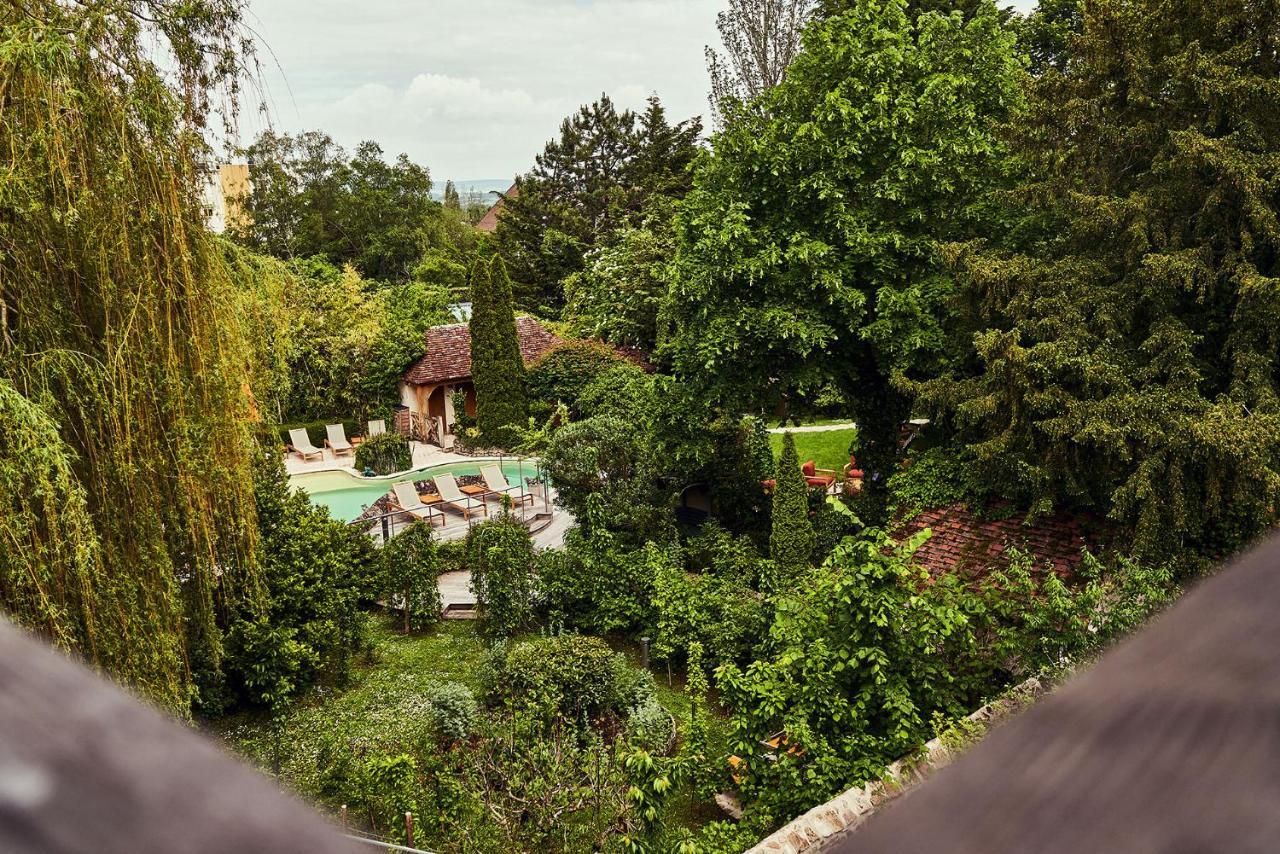 Relais Bernard Loiseau Hotel โซลิเยอ ภายนอก รูปภาพ